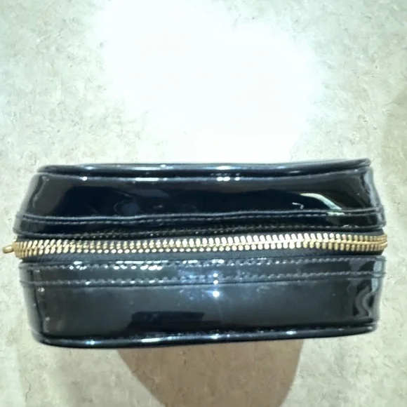 Tory Burch Black Patent Leather Small Makeup Bag Cosmetic Case Logo Medallion - Picture 3 of 5